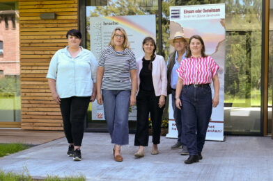 Pflegedienstleitung
Tatjana Vogel, Einrichtungsleitung Andrea Zimmermann, Workshopleitung Christine Raudies, Projektinitiator Jo Köhler und Workshopleitung Rachel Bleiber