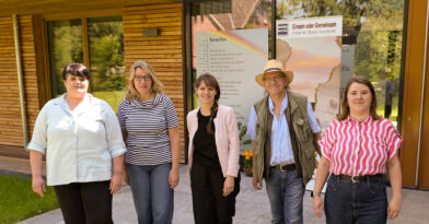 Pflegedienstleitung
Tatjana Vogel, Einrichtungsleitung Andrea Zimmermann, Workshopleitung Christine Raudies, Projektinitiator Jo Köhler und Workshopleitung Rachel Bleiber